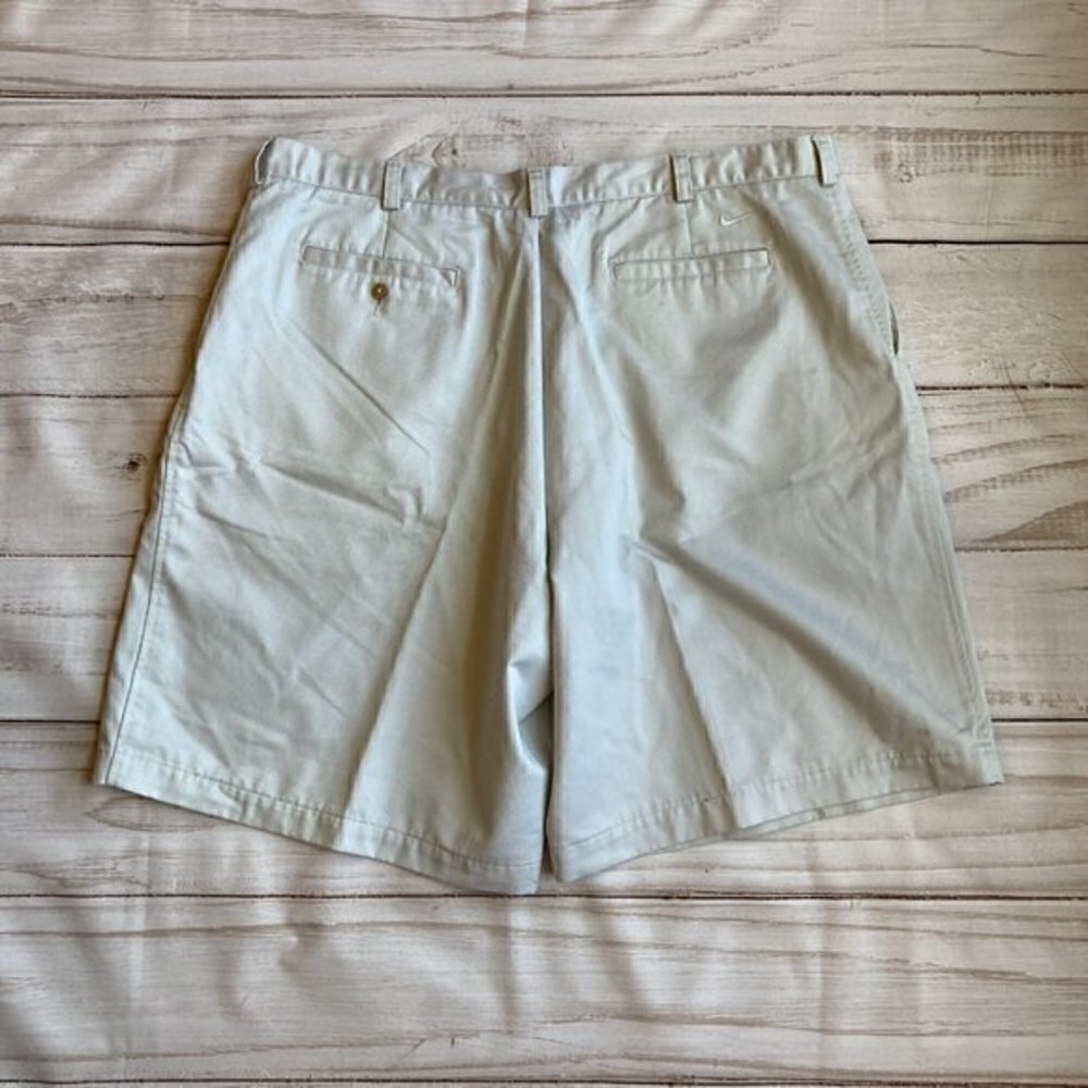 Nike Men's Khaki Golf Shorts Size 42 - Picture 7 of 10